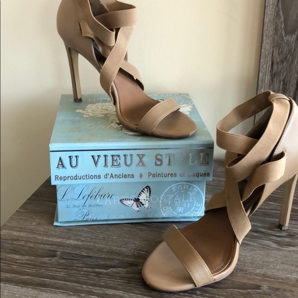 Steve Madden strappy tan sandals